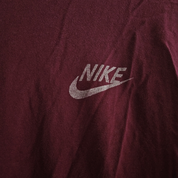 Vintage Nike Burgandy Men's T-shirt Size XL - Picture 2 of 6